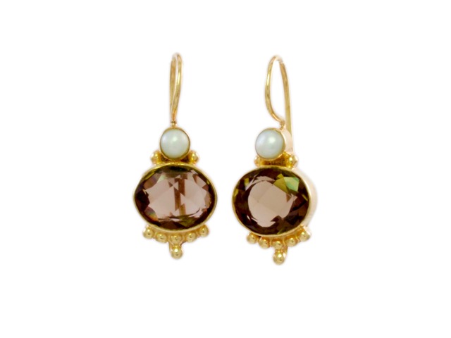 Classic earring oval smokey topaz with pearl – E3012