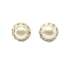 Silver Pearl Stud Earrings In Crown Setting – E91109