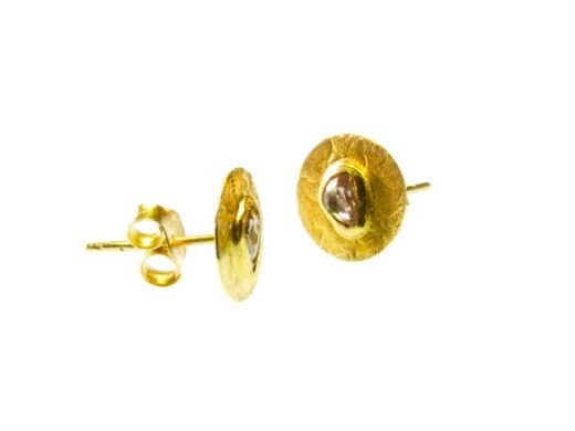 18 karaat gouden oorknoppen met een polki diamant